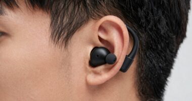 secure earbud fit tips