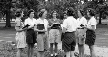 women s running club history